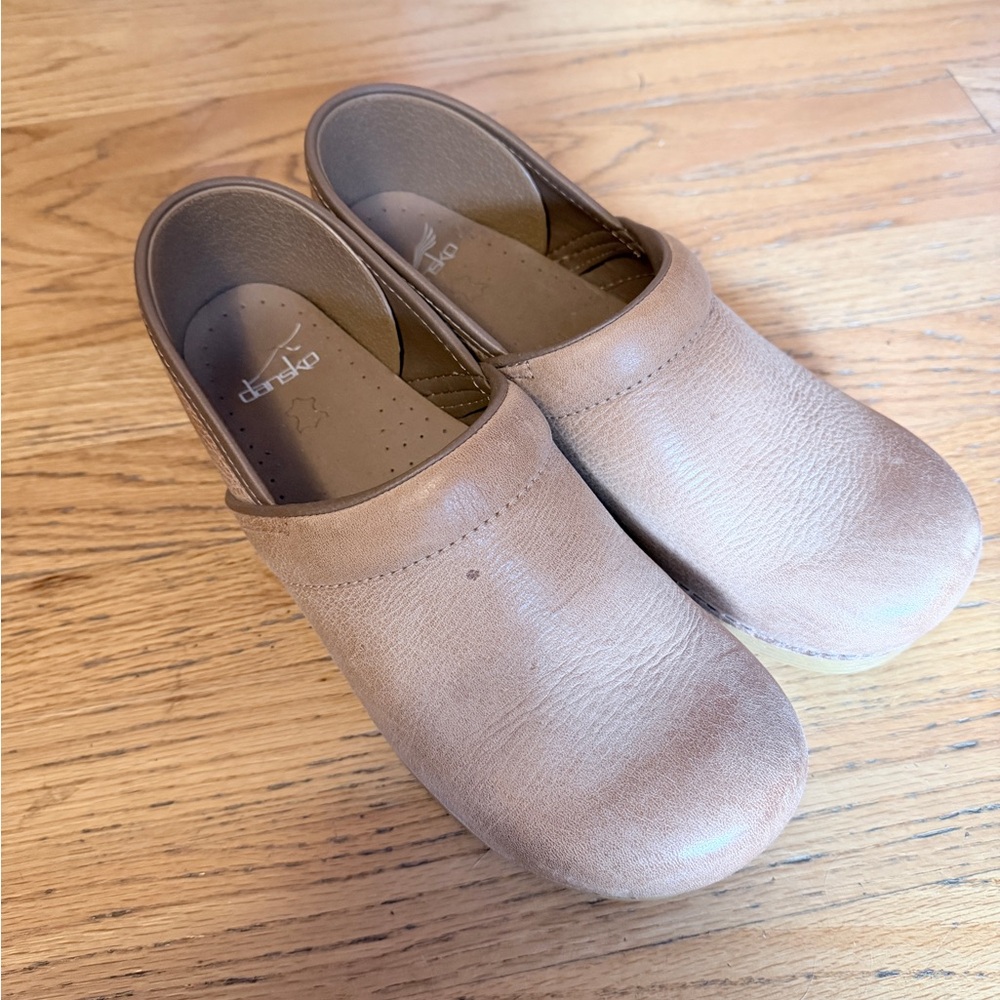 Dansko Professional Clogs- 41 - image 3
